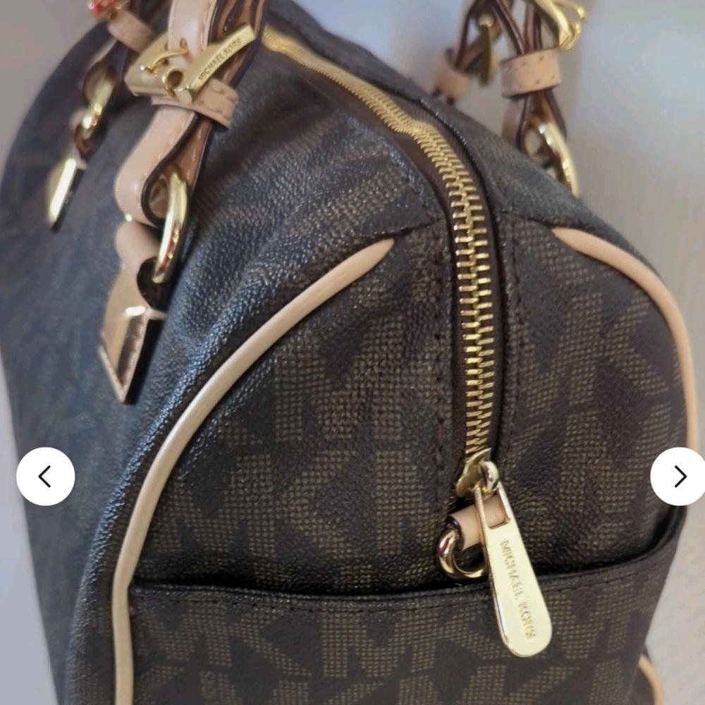 💛 Michael Kors Signature “Grayson” Shoulder Bag - Picture 7 of 9